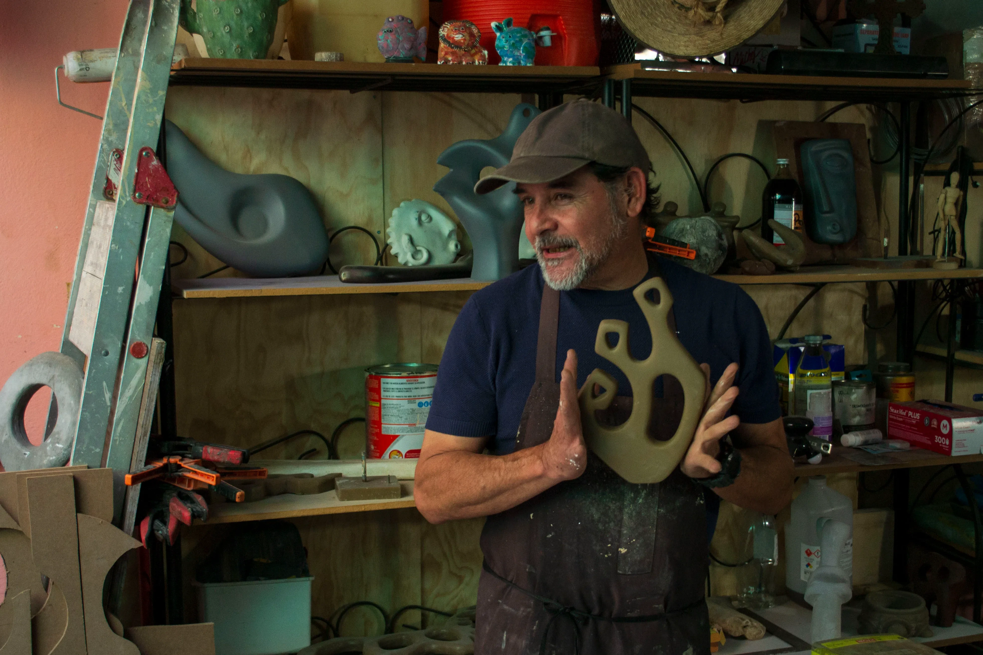 César de León - slide 3